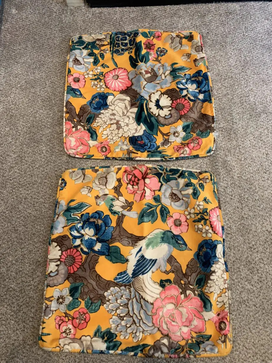 Large 3/4 sofa V&A oriental floral pattern