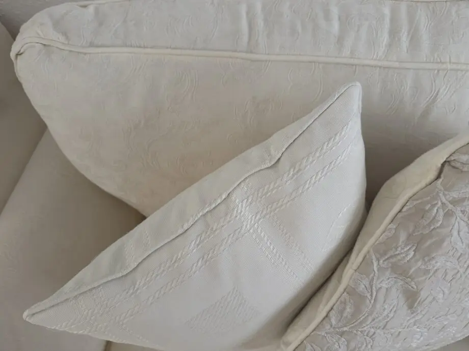 Dfs 3 piece suite in cream.