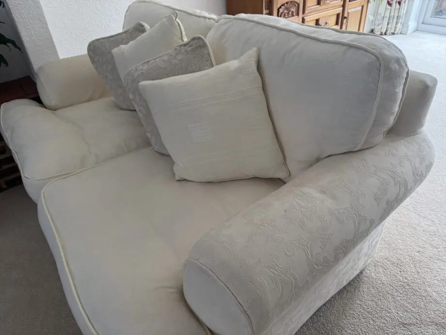 Dfs 3 piece suite in cream.
