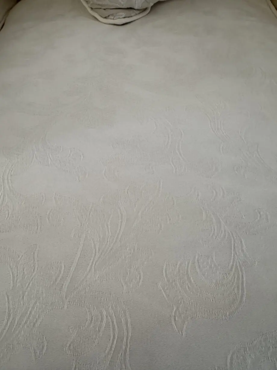 Dfs 3 piece suite in cream.