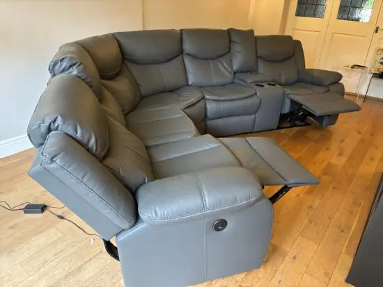 Sofashop Electric reclining corner sofa with chargers & cup holders