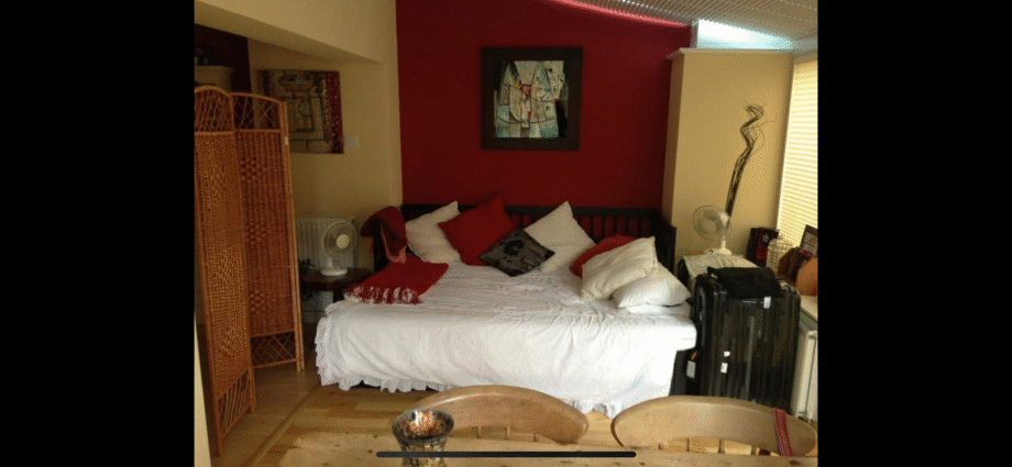 Daybed - single opens to king size double