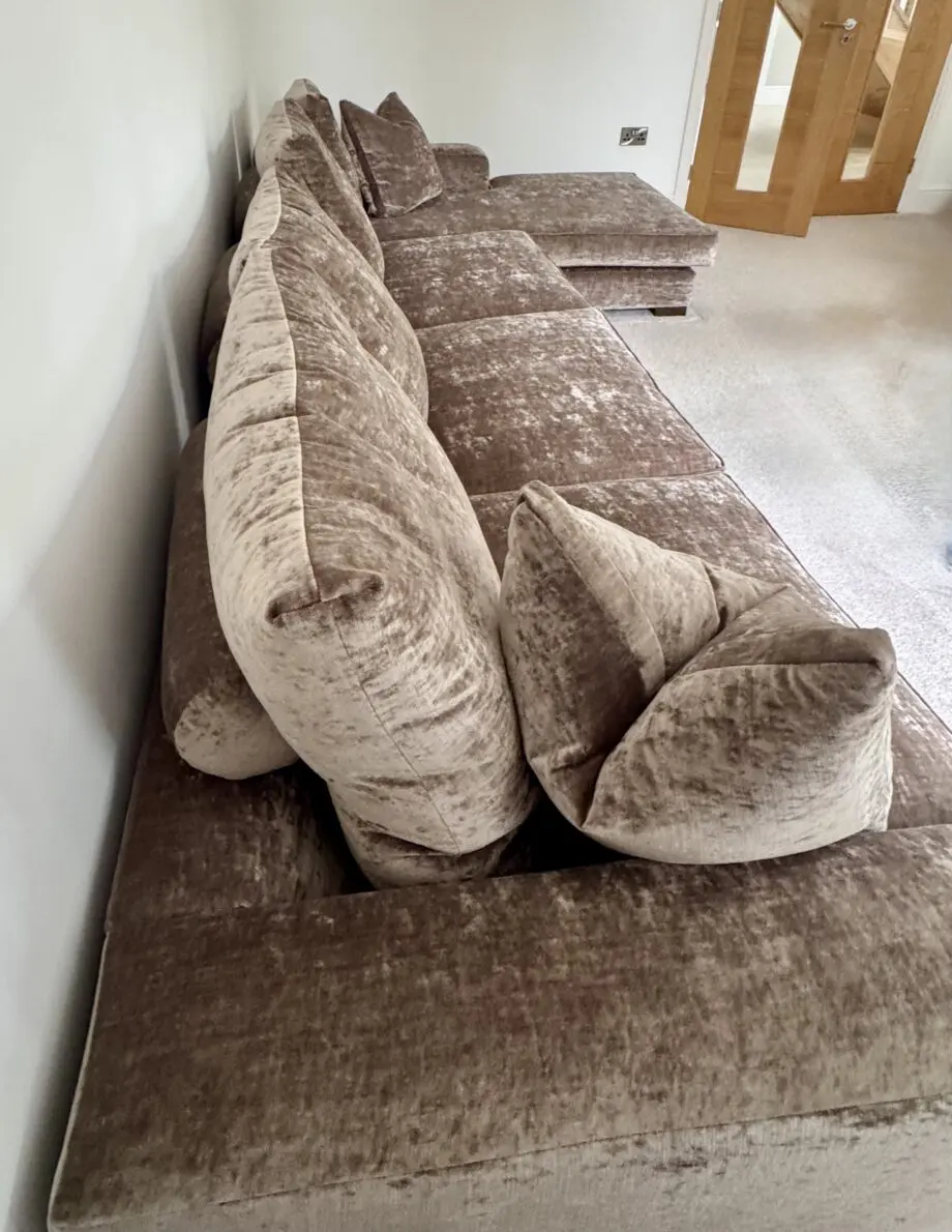 Immaculate Extra-Large Right -Hand Chaise