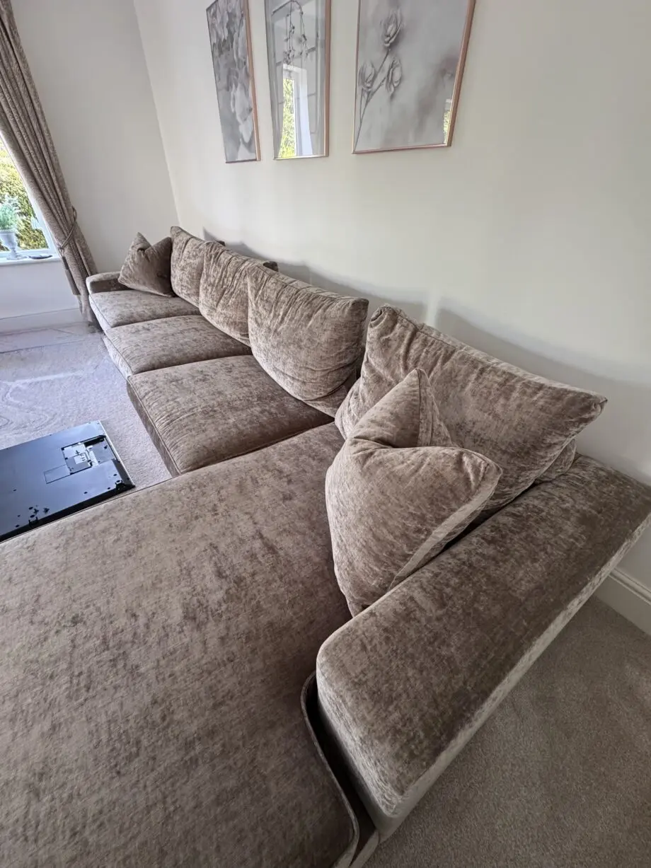 Immaculate Extra-Large Right -Hand Chaise