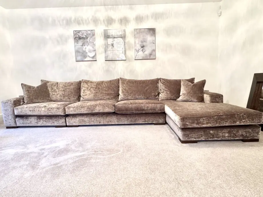 Immaculate Extra-Large Right -Hand Chaise