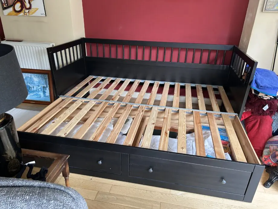 Daybed - single opens to king size double