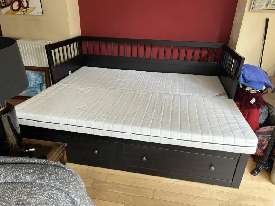 Daybed - single opens to king size double