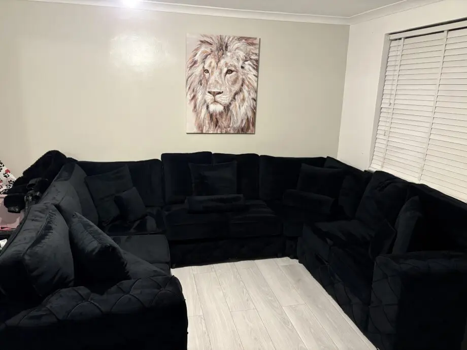 Black U-shape Sofa 8 seater