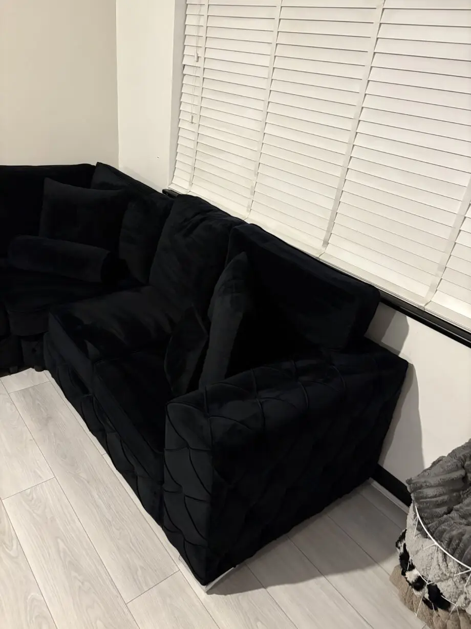 Black U-shape Sofa 8 seater