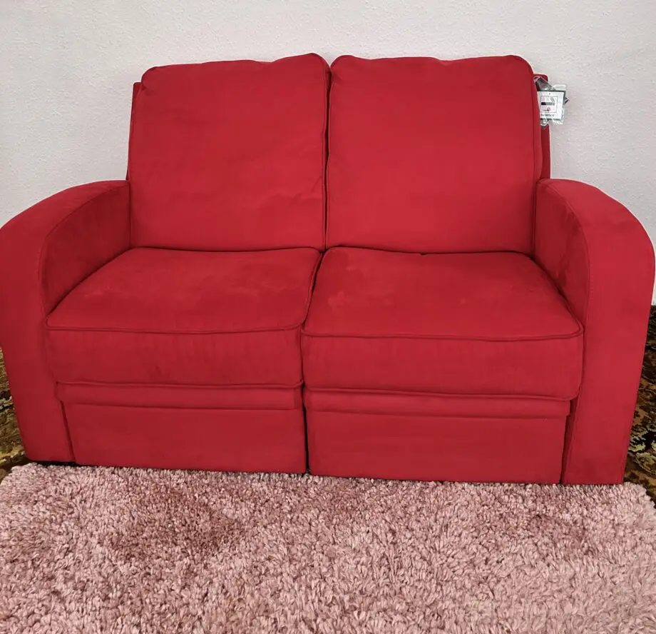 Stunning Red 2-seater recliner sofa by DeCoro