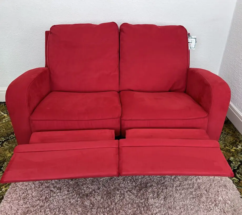 Stunning Red 2-seater recliner sofa by DeCoro