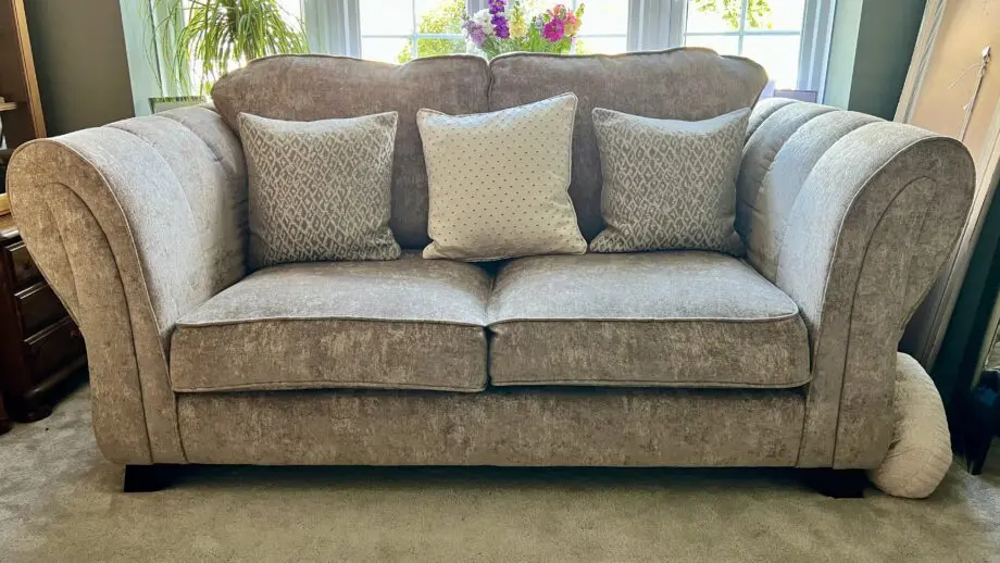 Elegant super comfortable good as new
