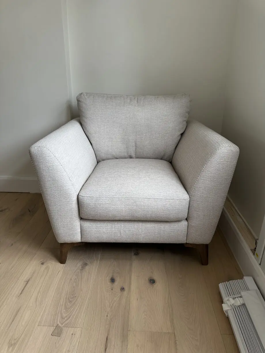 DFS Libby - Armchair