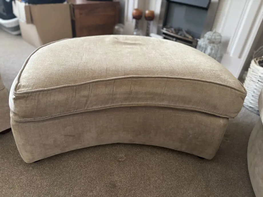 SCS 4 seater sofa (rarely sat on) / Love seat inc foot stool / storage foot stool