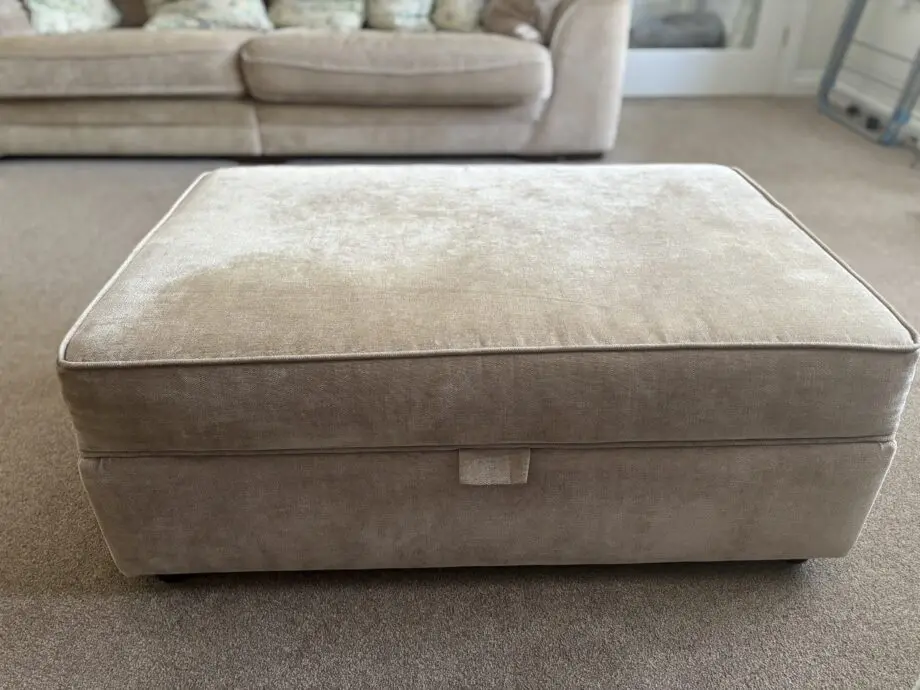 SCS 4 seater sofa (rarely sat on) / Love seat inc foot stool / storage foot stool