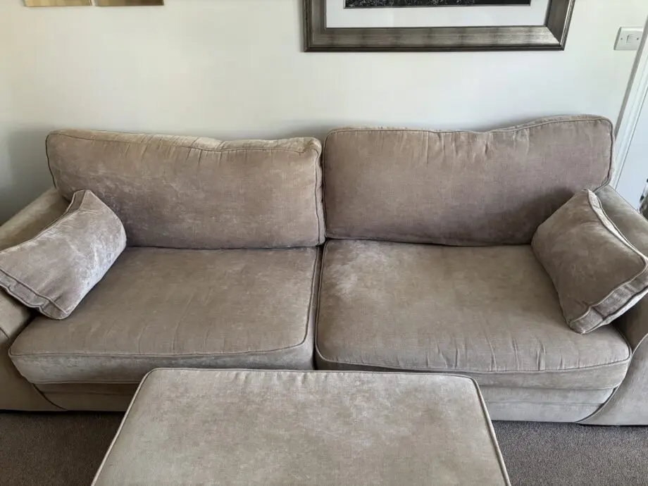 SCS 4 seater sofa (rarely sat on) / Love seat inc foot stool / storage foot stool