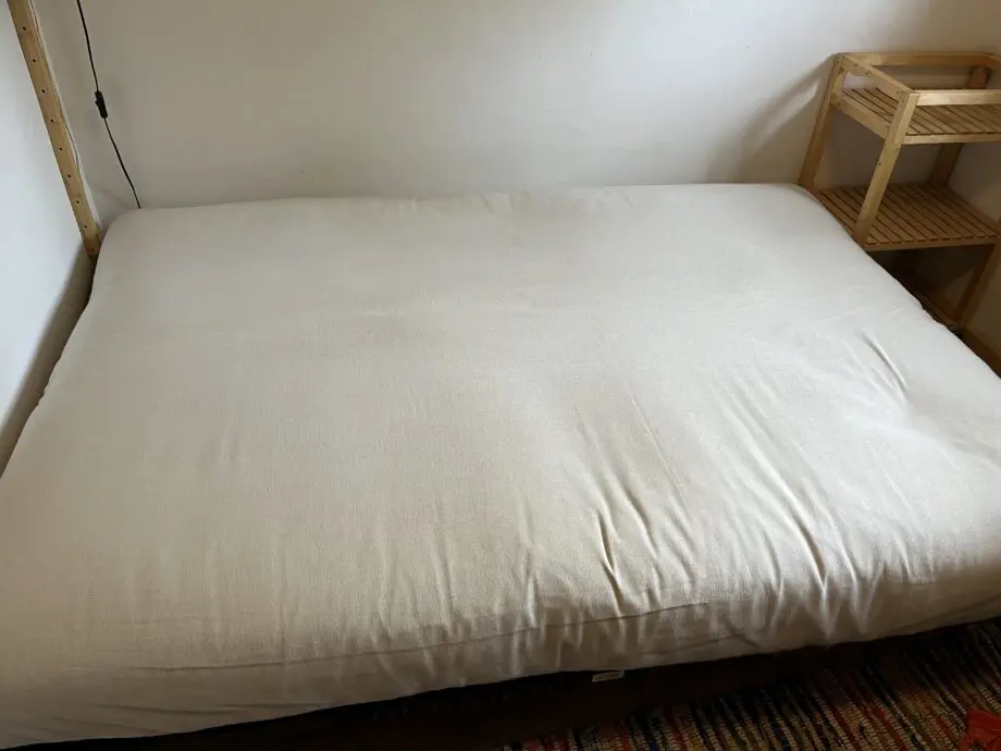 Three-seats futon clic-clac sofa bed