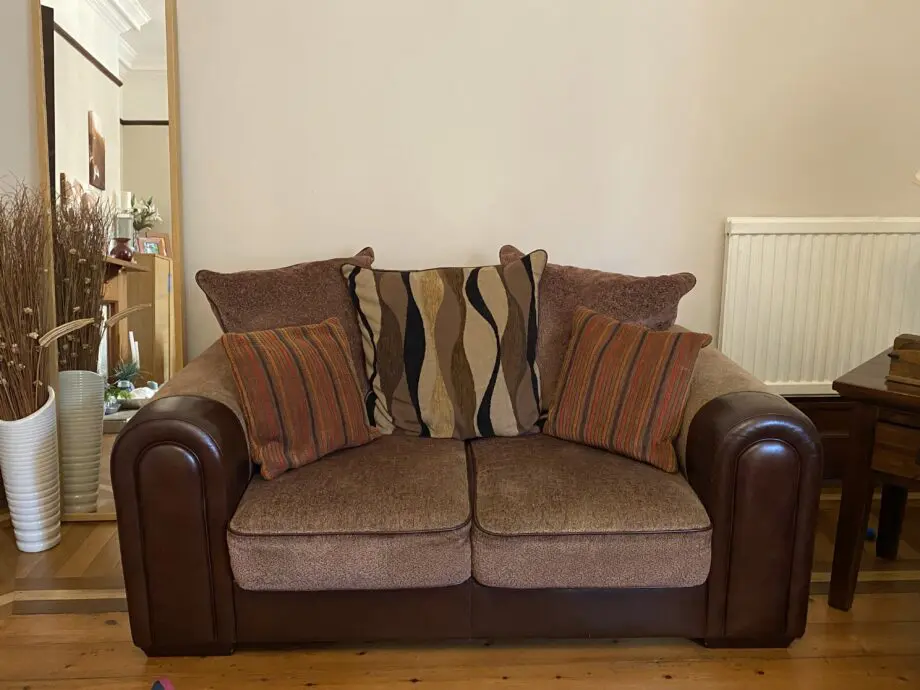 Harvey’s Sofa Set