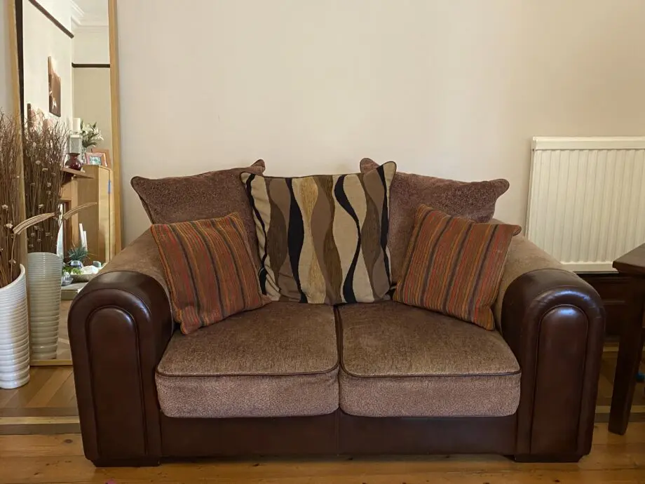 Harvey’s Sofa Set