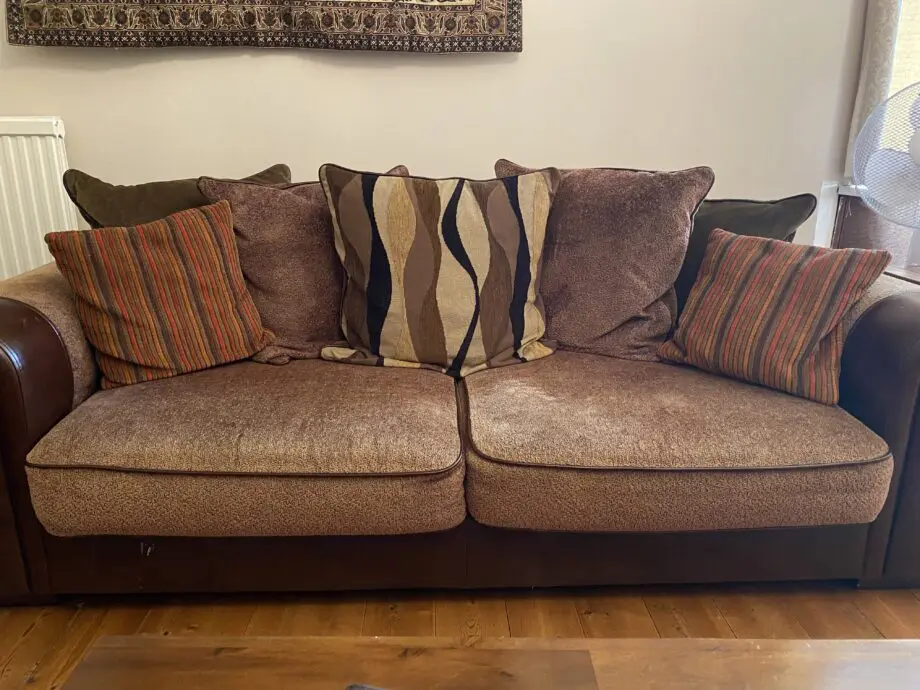 Harvey’s Sofa Set
