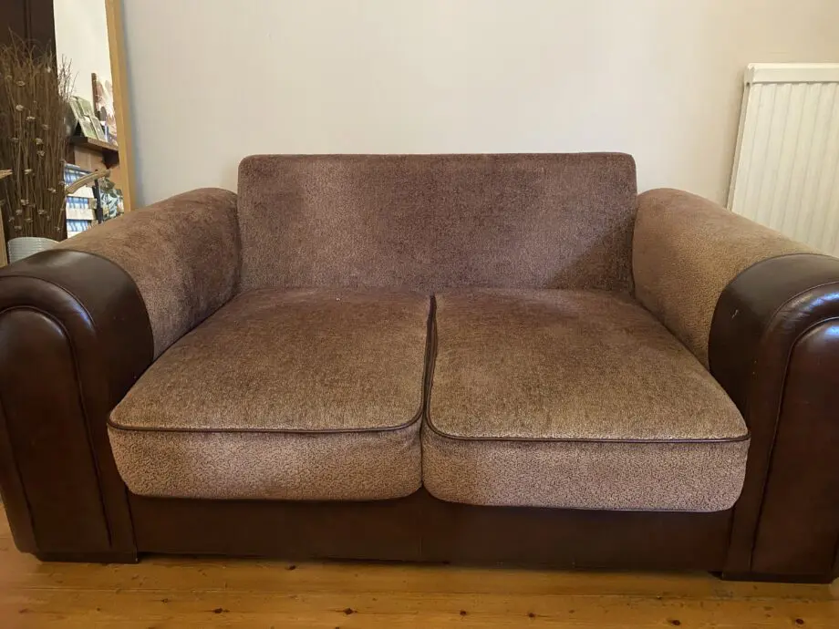 Harvey’s Sofa Set
