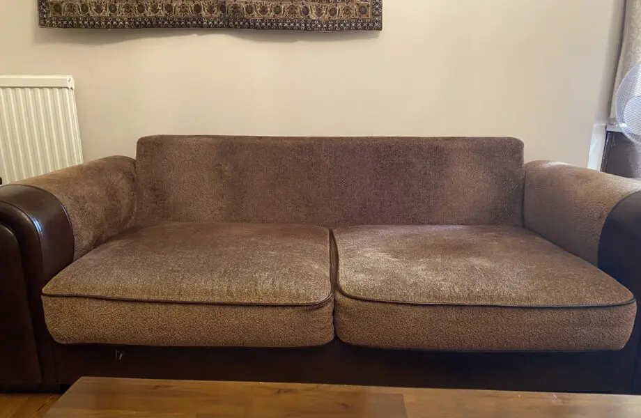 Harvey’s Sofa Set