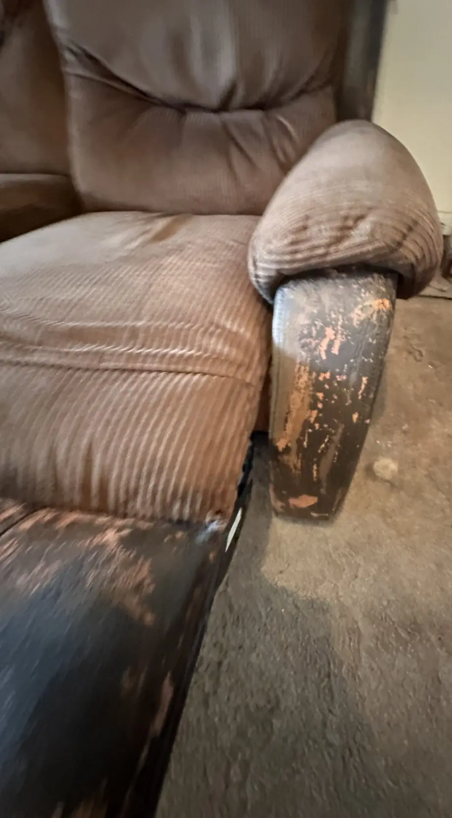 Harveys 5 seat corner sofa including 2 recliner seats