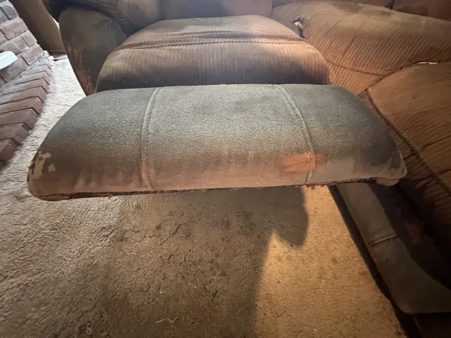 Harveys 5 seat corner sofa including 2 recliner seats