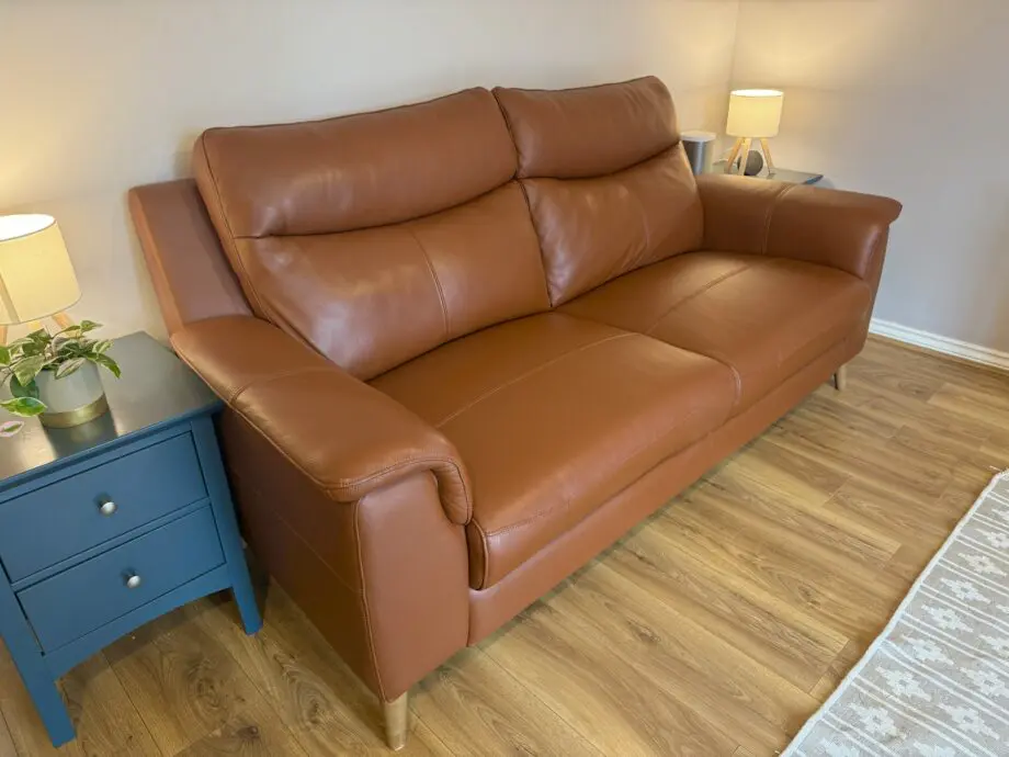 SCS Olso Tuscan Tan Brodie Genuine Leather 3 Seater Sofa only a few months old