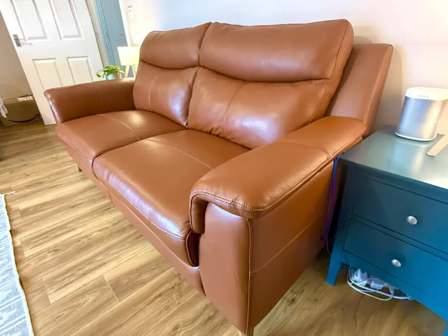 SCS Olso Tuscan Tan Brodie Genuine Leather 3 Seater Sofa only a few months old