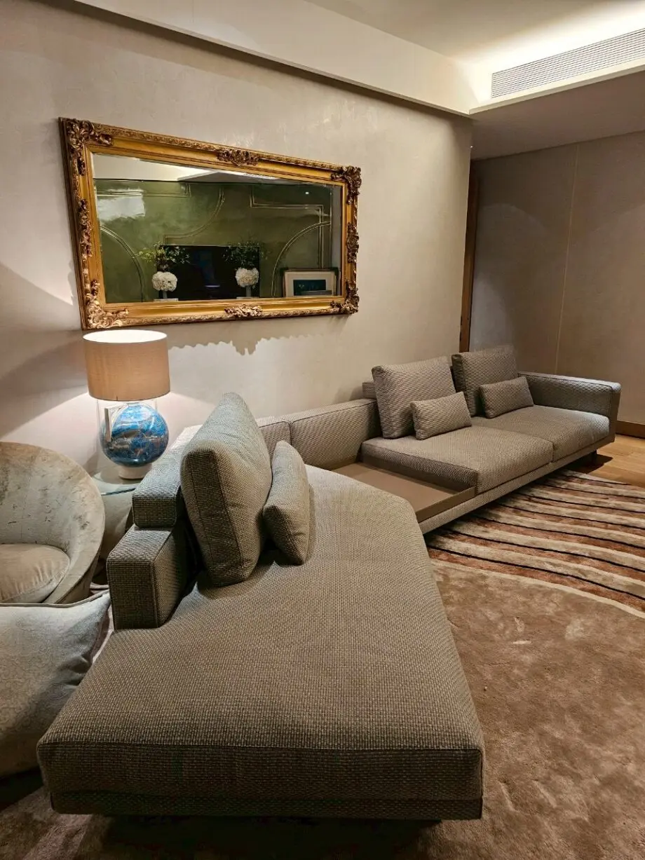 Molteni Octave modular sofa