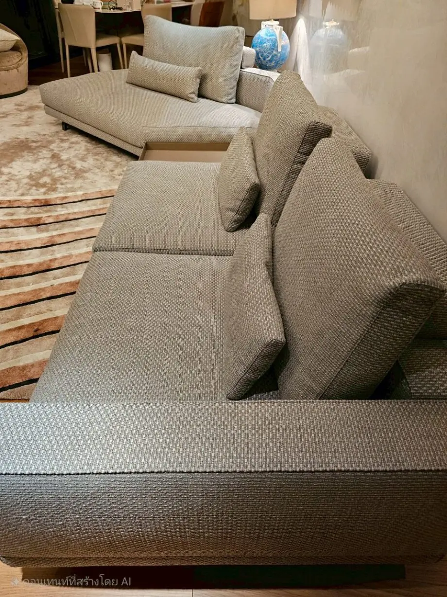 Molteni Octave modular sofa
