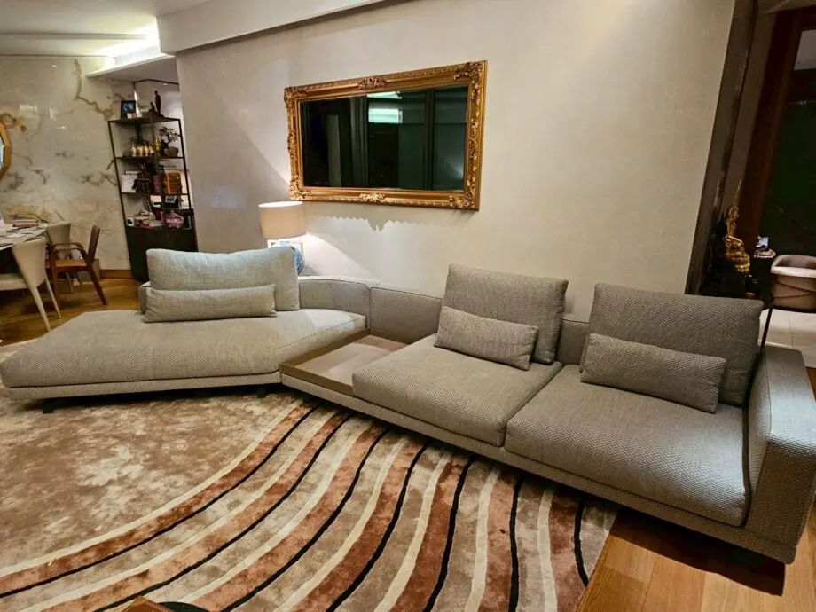 Molteni Octave modular sofa