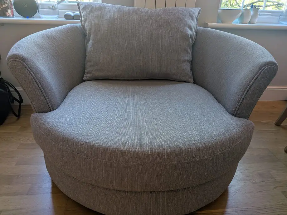 DFS Owen Swivel Chair