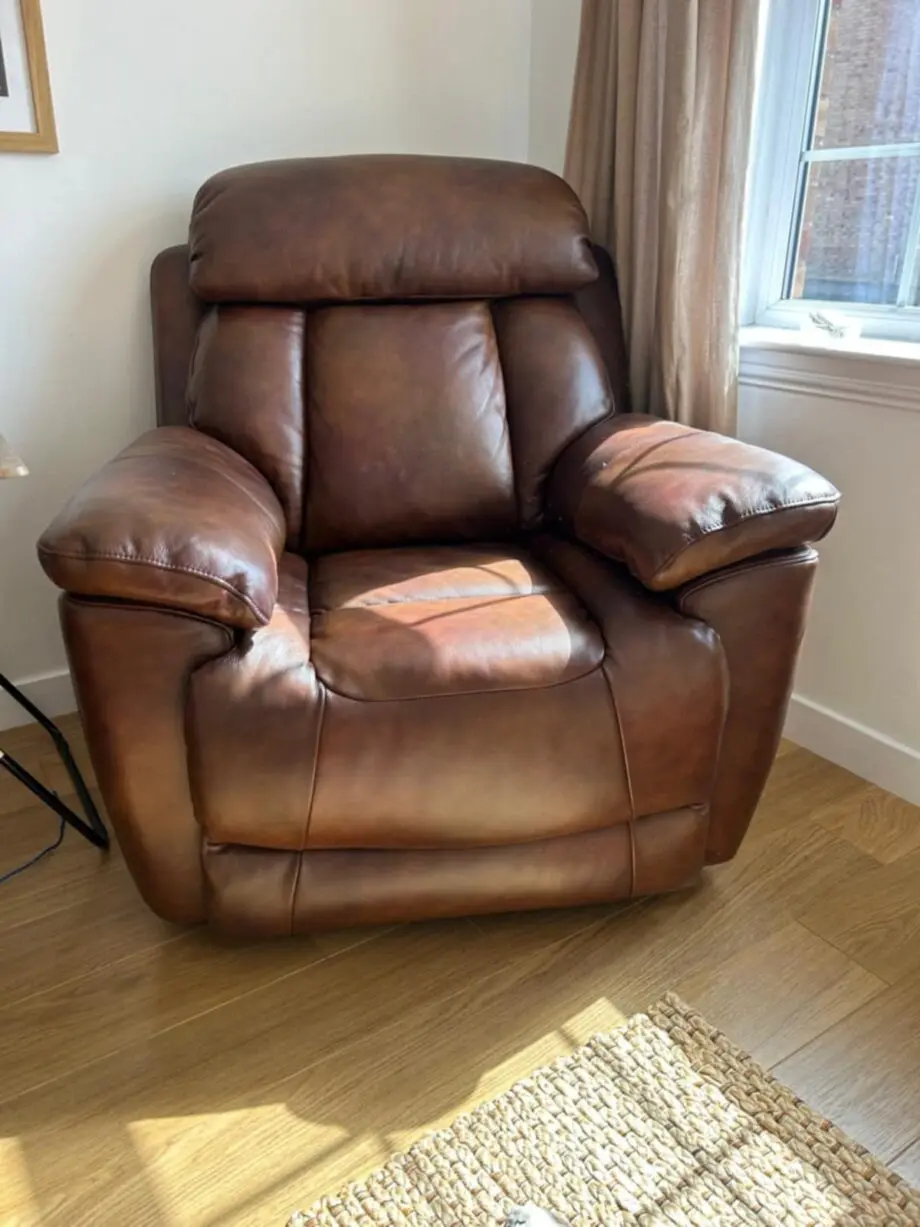 DFS Bravado Express, 2 seater + chair (power recliner)