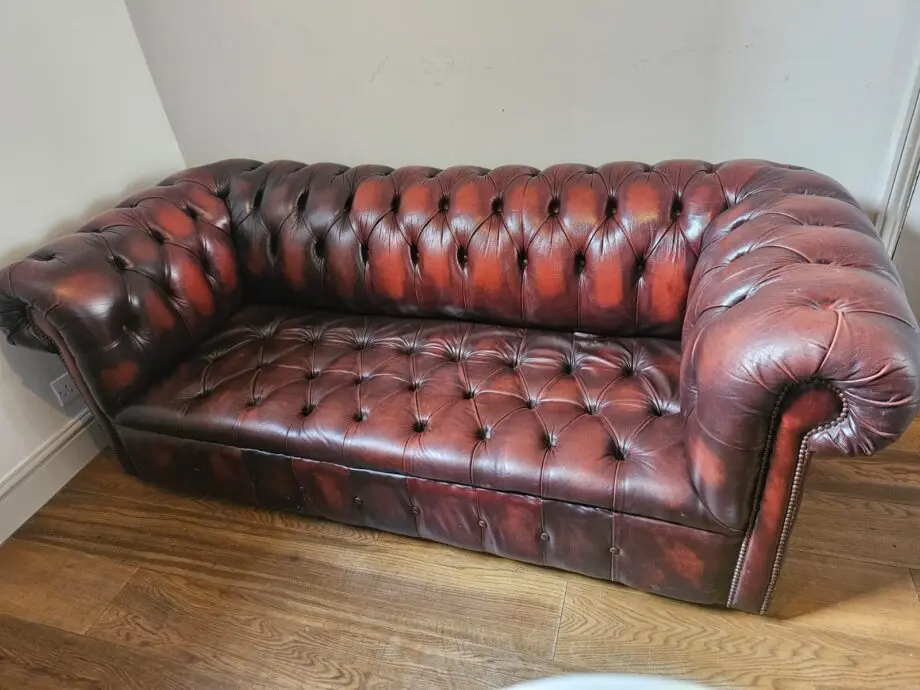 Beautiful 3 seater leather chesterfield sofa