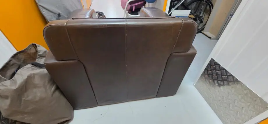 Large 2-3 seater leather sofa and matching armchair