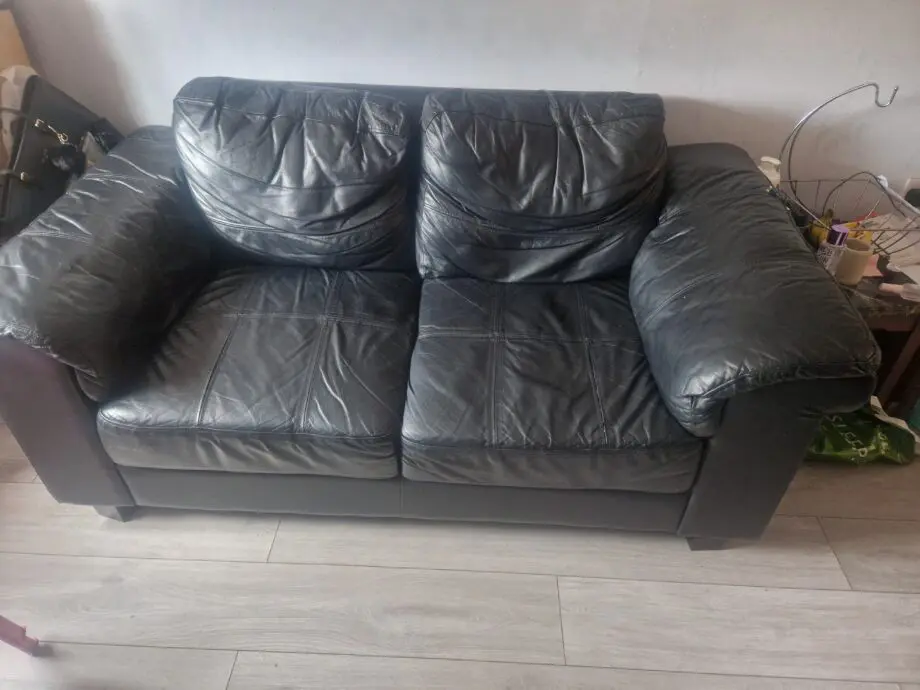 Black leather 2 + 3 sofa seaters
