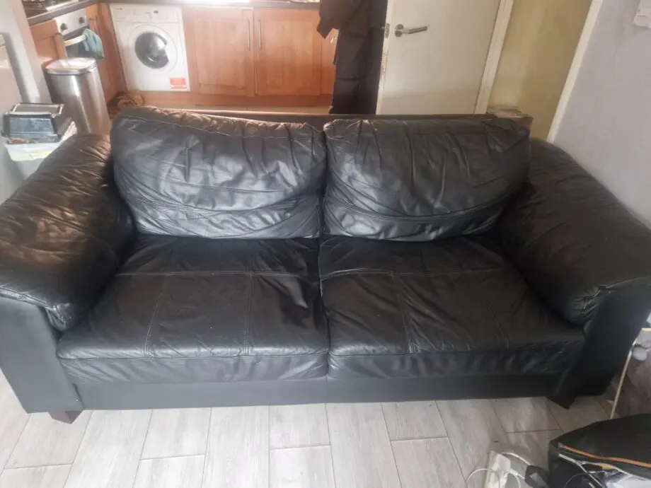 Black leather 2 + 3 sofa seaters
