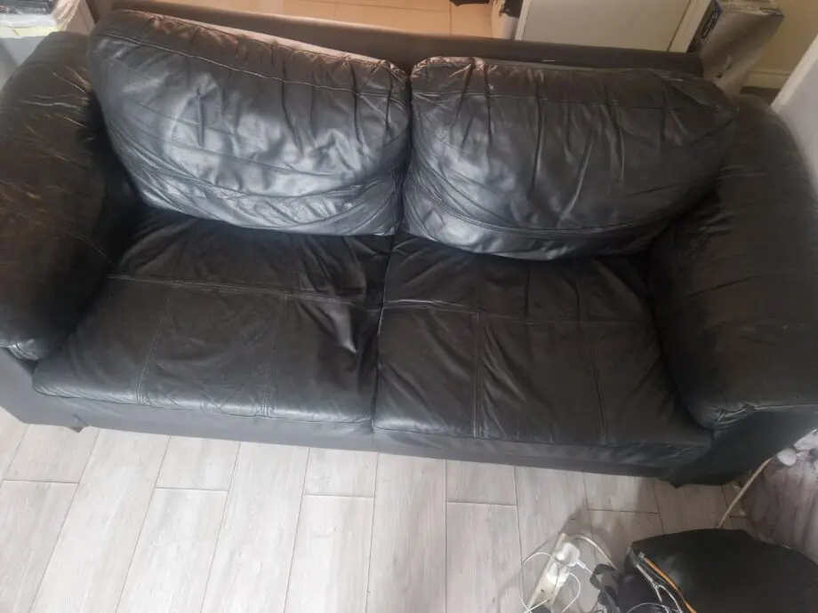 Black leather 2 + 3 sofa seaters