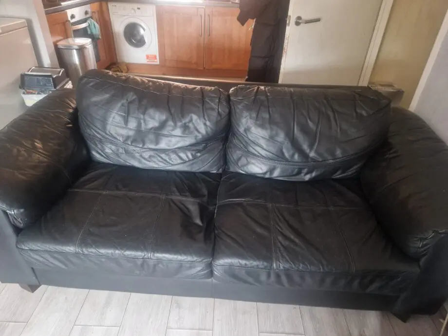 Black leather 2 + 3 sofa seaters