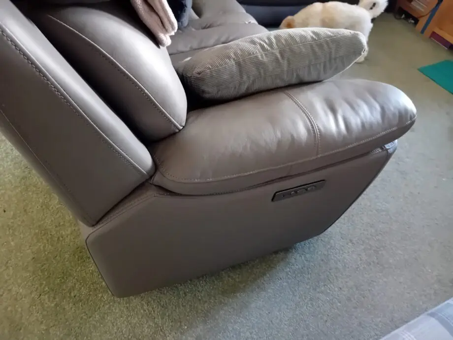 Bravado power recliner gray 4 months old