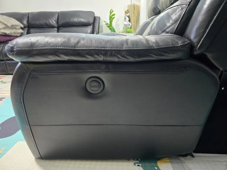 Sofa Set- model Warren Harveys- recliner black leather Sofa set