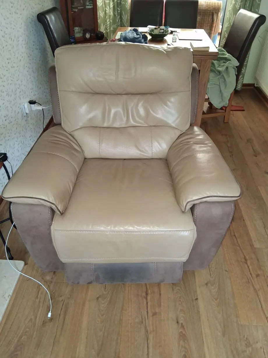 3 settee manual reclining sofa and 1 electric reclining chair