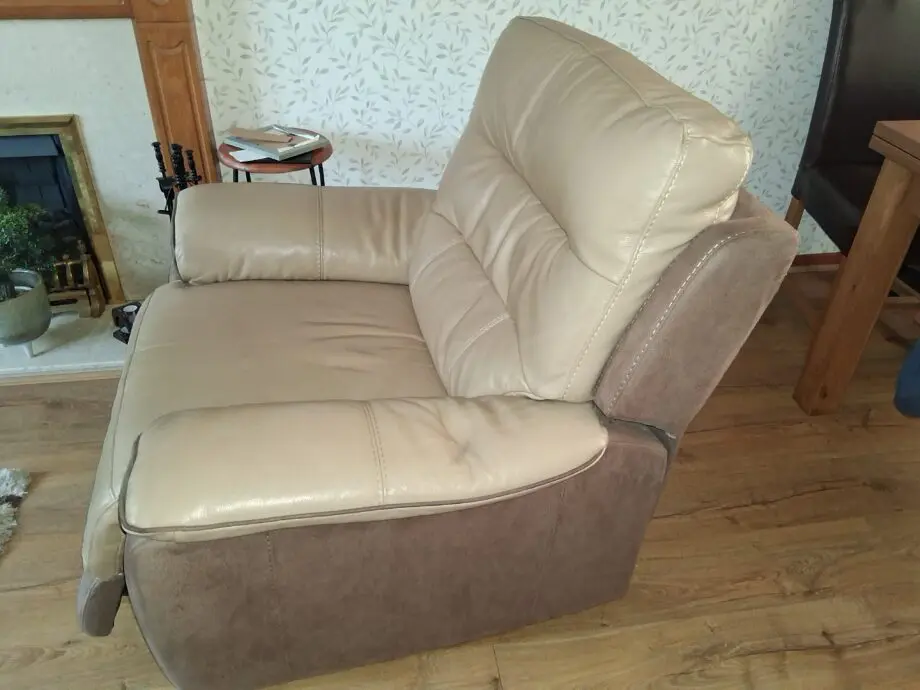 3 settee manual reclining sofa and 1 electric reclining chair