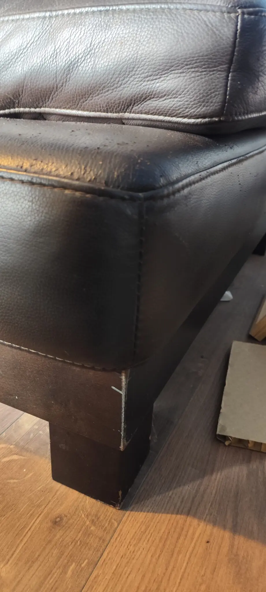 NewTrend Concepts Itialia, handmade leather sofa dark chocolate brown.