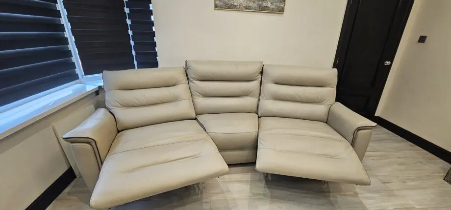 SCS Light Grey 4 Seater Curved Power Recliner Sofa RRP £1500
