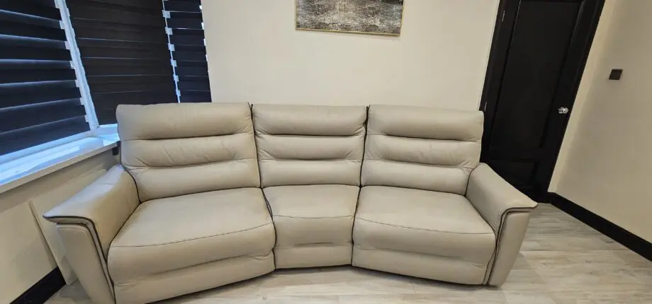 SCS Light Grey 4 Seater Curved Power Recliner Sofa RRP £1500