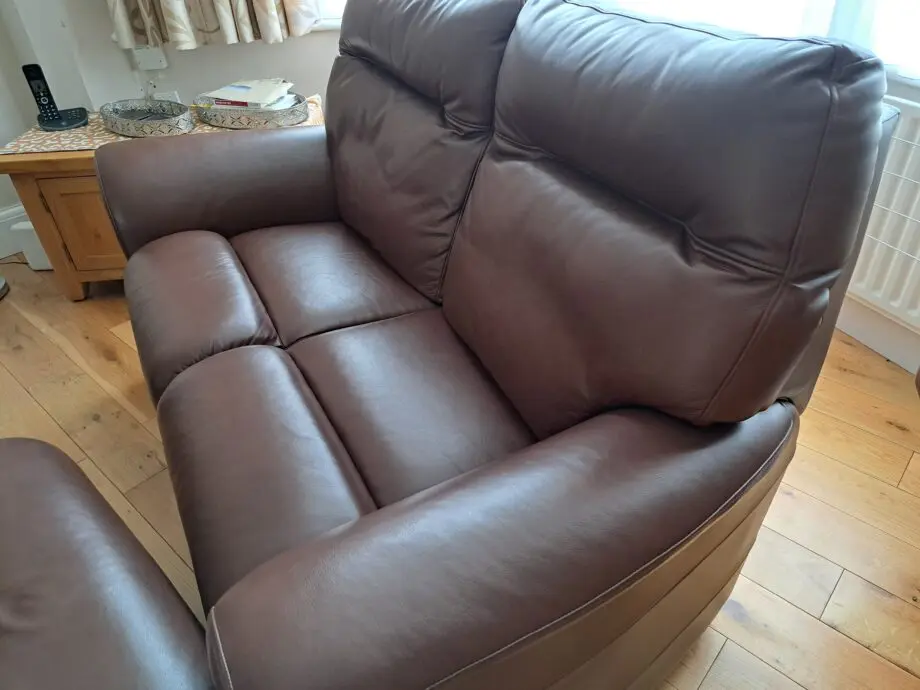 Parker Knoll Premium Quality workmanship leather Como oak 2 seater sofas