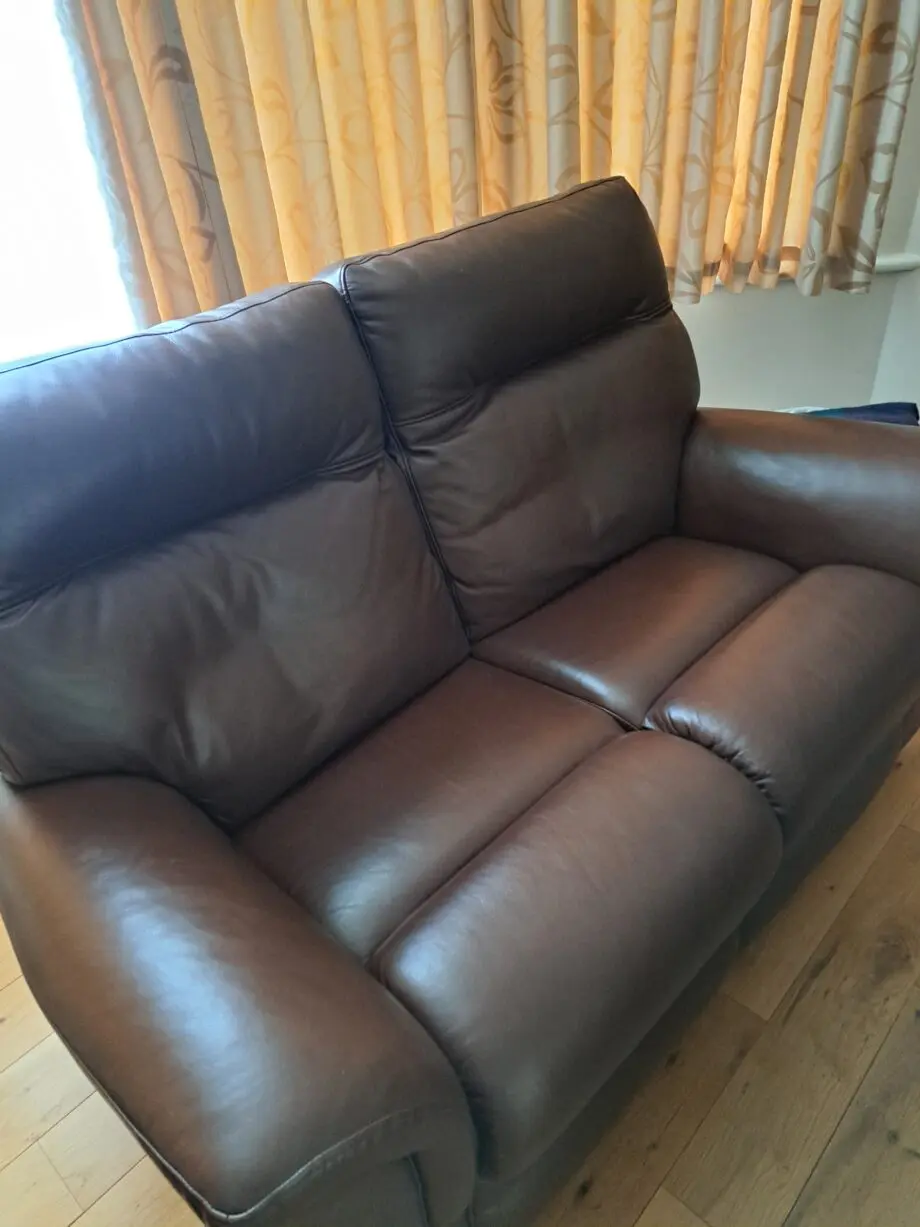 Parker Knoll Premium Quality workmanship leather Como oak 2 seater sofas